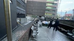 台北市中央保險大樓發生墜樓案件。（圖／翻攝畫面）
