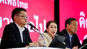 為泰黨將和前進黨聯合組閣泰國眾議院選舉14日登場，拿下第2多席次的為泰黨15日由總理候選人貝東塔（中）和賽塔（右）舉行記者會，表示會和前進黨聯合組閣。（為泰黨提供）中央社記者呂欣憓曼谷傳真  112年5月15日