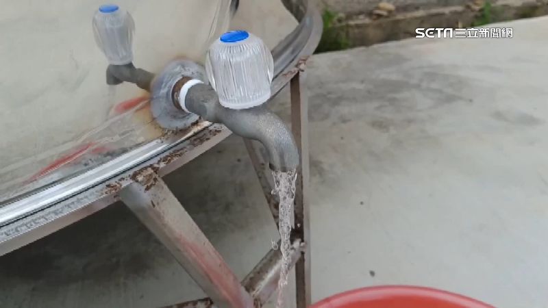 高雄女住戶飲用社區的自來水,出現身體不適,上吐下瀉,一度進加護病房,甚至開出病危通知,住院6天後才脫險。(示意圖/翻攝畫面)