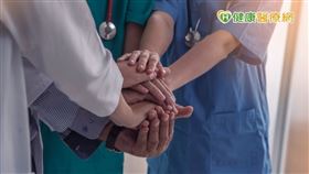 台灣的醫療與服務具國際水準，吸引不少國際人士探詢甚至來台就醫。