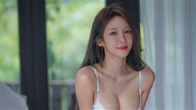 飛機杯女神,Gatita Yan,大馬,SWAG,動作片,網紅,內內,