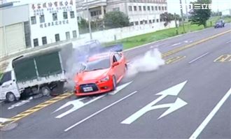 彰化男從早喝到晚　酒駕飆撞5車逃逸卡溝