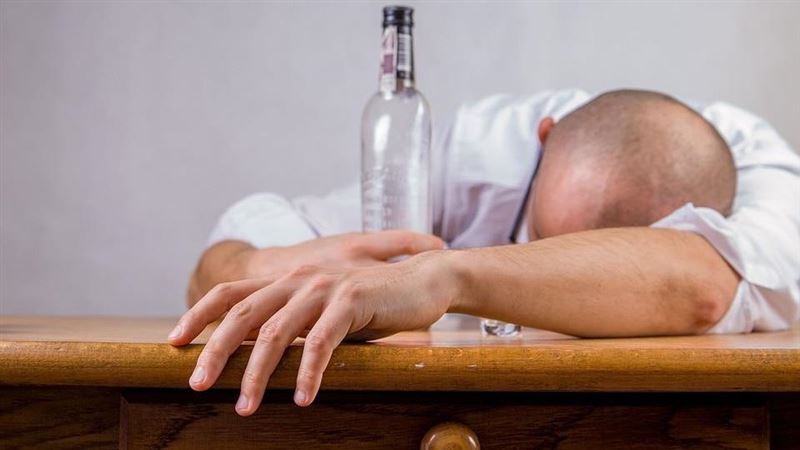 喝一點就臉紅？專家點名1種人：就是喝毒