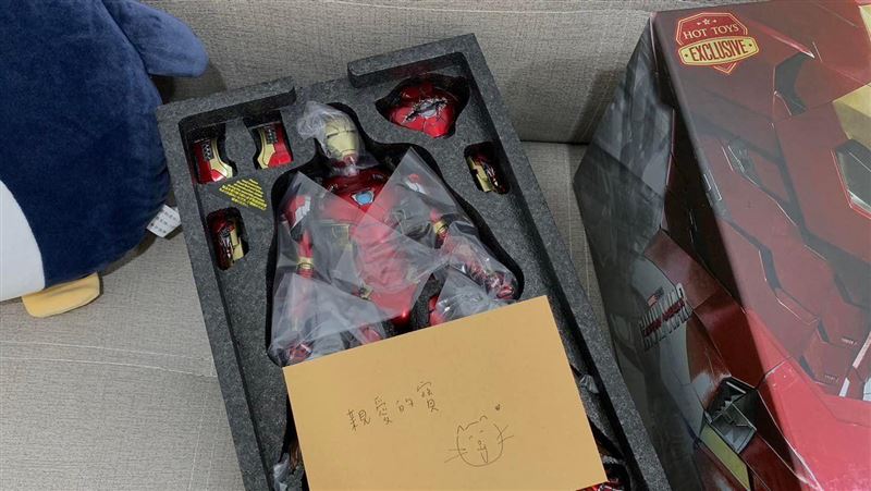生日送超貴鋼鐵人模型　男友想賣讓她吐血