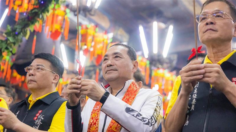 中常會徵召侯　他轟藍還要榨乾郭剩餘價值