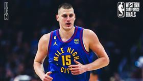 金塊一哥約基奇繳出34分21籃板14助攻超狂「大三元」。（圖／翻攝自金塊隊推特）