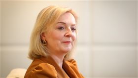 特拉斯接受中央社專訪（3）前英國首相特拉斯（Liz Truss）17日接受中央社專訪時表示，她不是反對談判，但跟中國談判往往沒有好下場，因為中國不會信守承諾。中央社記者王騰毅攝  112年5月17日
