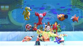 文總、紙風車6月訪匈牙利  搬演哪吒獻烏克蘭孩童文總將攜手紙風車劇團6月前往匈牙利首都布達佩斯，參加建都150週年慶典，並以經典表演「哪吒鬧龍宮」獻給匈牙利境內烏克蘭難民，藉演出帶給孩童歡笑。（紙風車劇團提供）中央社記者王寶兒傳真  112年5月17日