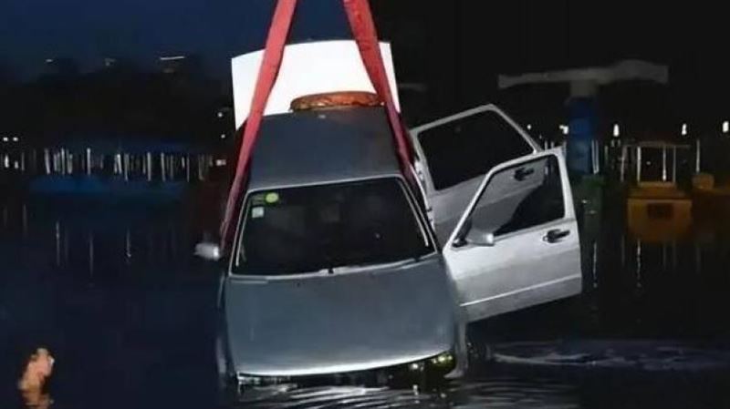 嬤「10年沒駕車」堅持開回家　5口墜河亡