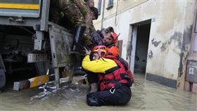 義大利北部暴雨釀洪災（圖／美聯社／達志影像）