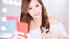 Influenxio首度公開斜槓微網紅收入潛力，接案收入全年上看60萬。（圖／平台提供）