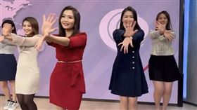 5位美女主播一同在主播場景前跳Jisoo《FLOWER》的「開花舞」。（圖／翻攝自mcyannayu IG ）