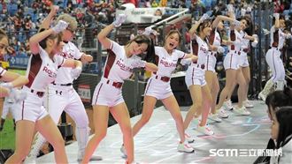 台啦啦隊一堆快40歲在跳？網找到真正原因