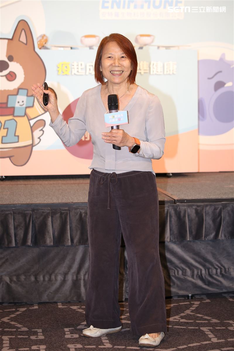 台灣流行疾病學專家何美鄉博士出席【制伏腸病毒 爸媽更安心】衛教記者會 。（圖／記者楊澍攝影）