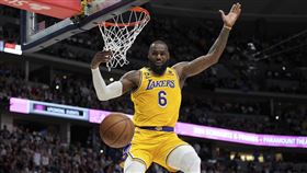 ▲詹姆斯（LeBron James）季後賽有7次以0：2開局，其中3次完成逆轉勝。（圖／美聯社／達志影像）