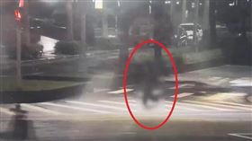 台北市,松山,死亡車禍,休旅車,保險業務員