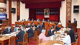 金管會TDR爭議未決　今再爆與「im.B」吸金主嫌餐敘合影