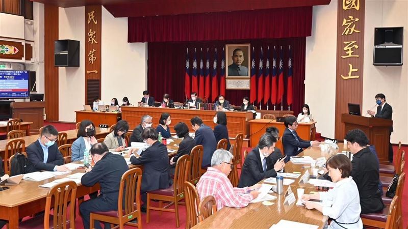 TDR爭議未決　再爆與im.B吸金主嫌餐敘