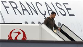 澤倫斯基搭法國專機抵達廣島，將出席G7峰會。（圖／路透社／達志影像）