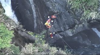 受困飛龍瀑布　直升機送1人往台東