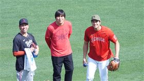 ▲大谷翔平、前田健太賽前相見歡。（圖／翻攝自Full-Count MLB取材班推特）