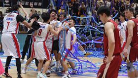 裕隆納智捷擊敗台灣銀行，拿下隊史SBL第6冠。（圖／籃協提供）