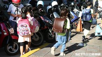 今年小一生僅17.6萬人！明星學區房價竟漲