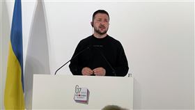 烏克蘭總統澤倫斯基在G7召開記者會烏克蘭總統澤倫斯基在G7擴大峰會後召開記者會。 中央社記者楊明珠廣島攝  112年5月21日