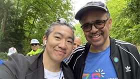 史書華開直播訪問譚德塞「台灣為什麼不能加入WHO」，譚德塞一直跳針「這是投票決定」。（圖／史書華提供）