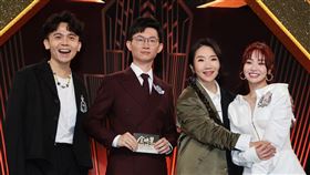 黃豪平（左起）、視網膜、陶晶瑩、Kimberley陳芳語為《全明星辯論會》腦力激盪。（圖／記者邱榮吉攝）