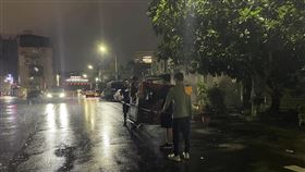 城隍爺夜巡除穢！橋下突冒整排「詭異婚紗照」　轎班一看嚇傻狂吐