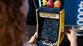 復刻1980年代經典電玩LEGO ICONS《PAC-MAN》6月4日正式上市。（圖／台灣樂高提供）