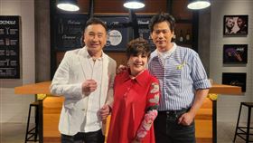 黃志強（左起）、于櫻櫻跟陳國華同台。（圖／萬鴻經紀提供）