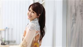 李明珊（丟丟妹）離婚後曾出現圓形禿。（圖／樓頂揪樓下提供）