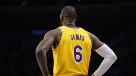▲湖人詹姆斯（LeBron James）達成季後賽8000分紀錄。（圖／美聯社／達志影像）