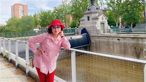 走馬燈天后病倒　急診曝：五臟六腑都移位