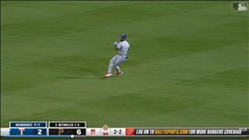 ▲遊騎兵重砲賈西亞秀雷射肩守下1分。（圖／翻攝自MLB官網）