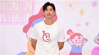 賈靜雯唱歌遭酸耳朵受難　修杰楷放閃回應