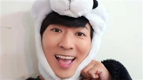 柳丁哥哥近來看到台大經濟系學生政見。（圖／翻攝自臉書）