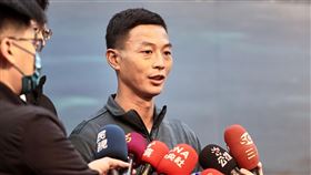 全中運場地「當天才鋪好」害小選手受傷？盧彥勳怒了：運動員這麼卑微嗎 （圖／翻攝自盧彥勳臉書）