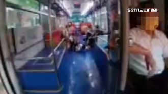 男公車上摔倒討萬元賠償　駕駛：根本敲詐