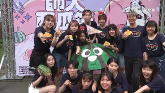 睽違3年師大西瓜節！同學狂嗑猛吸拚冠軍
