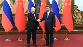 習近平會俄羅斯總理：相互堅定支持彼此「核心利益」（圖／美聯社／達志影像）