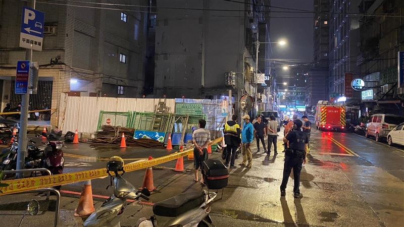 新／板橋文化路「路面塌陷」緊急封閉縣道