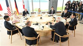 G7聯合公報提台灣  日相國會被問「台灣有事」日本首相岸田文雄24日在眾議院預算委員會被問及日前七大工業國集團（G7）峰會聯合公報記載台灣一事。他被問及如果兩岸起衝突，日本是否主動採取行動。圖為5月19日在廣島舉行的G7峰會。（日本外務省提供）中央社記者楊明珠東京傳真  112年5月24日