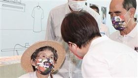 「萬秀洗衣店」秀娥阿嬤86歲逝！盧秀燕不捨發聲：仍記得阿嬤開朗笑聲。（圖／翻攝自盧秀燕臉書）