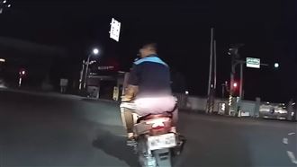 檢舉違規騎士落跑！正義哥：再1張虧大了