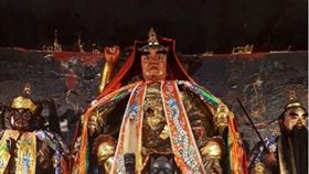 ▲台東天官堂主祀白佛主公（中間）。（圖／全臺開基台東天官堂臉書粉絲團）