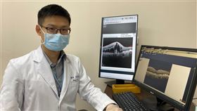 長安醫院眼科醫師彭書昱，老翁視力模糊，眼中風，黃斑部水腫（圖／長安醫院提供）