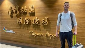 ▲羅力抵台。（圖／富邦悍將球團提供）